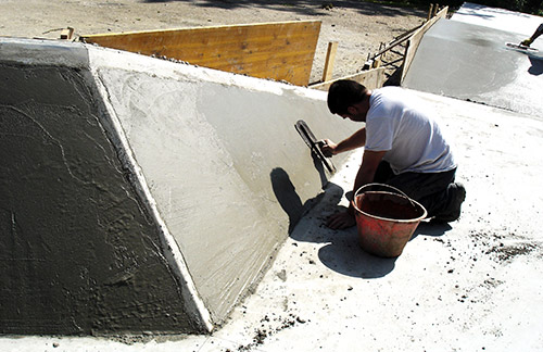 Concrete Skatepark Building -  Oami SkatePlaza